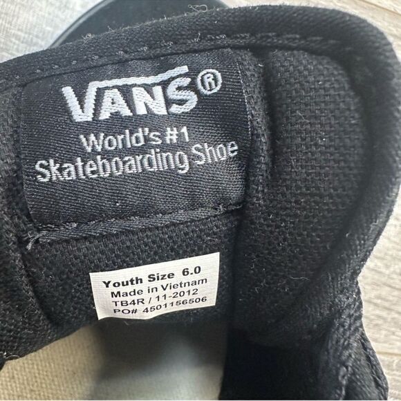 Vans suede low top kids size 7.5 women’s 6 kids old skool laced black sneakers - Picture 6 of 7